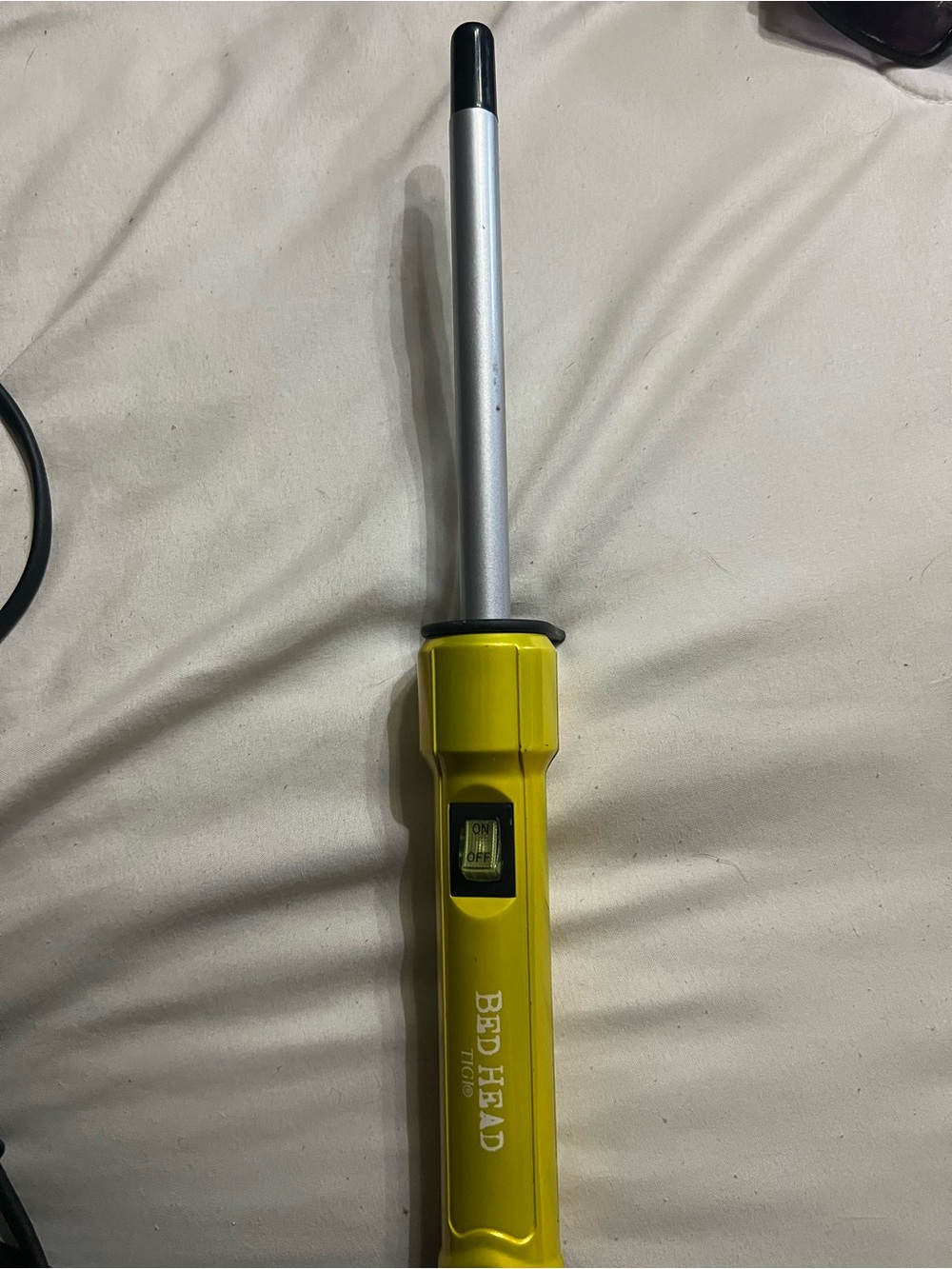 BedHead Yellow and Silver Curling Wand